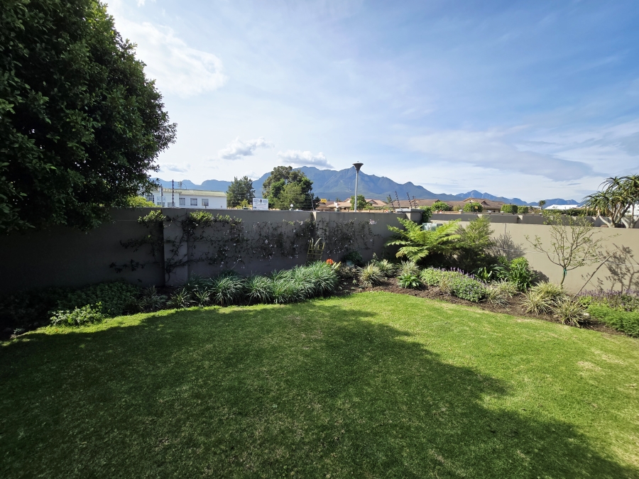 3 Bedroom Property for Sale in Earls Court Lifestyle Estate Western Cape